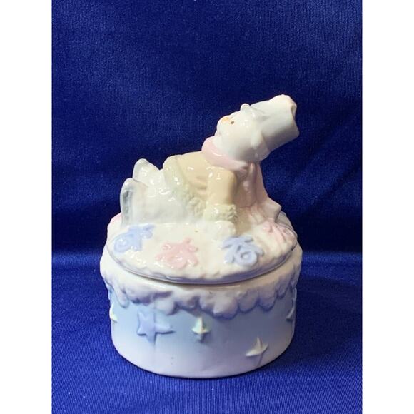 Round Porcelain Trinket Box with Snowman On Lid - Picture 5 of 7